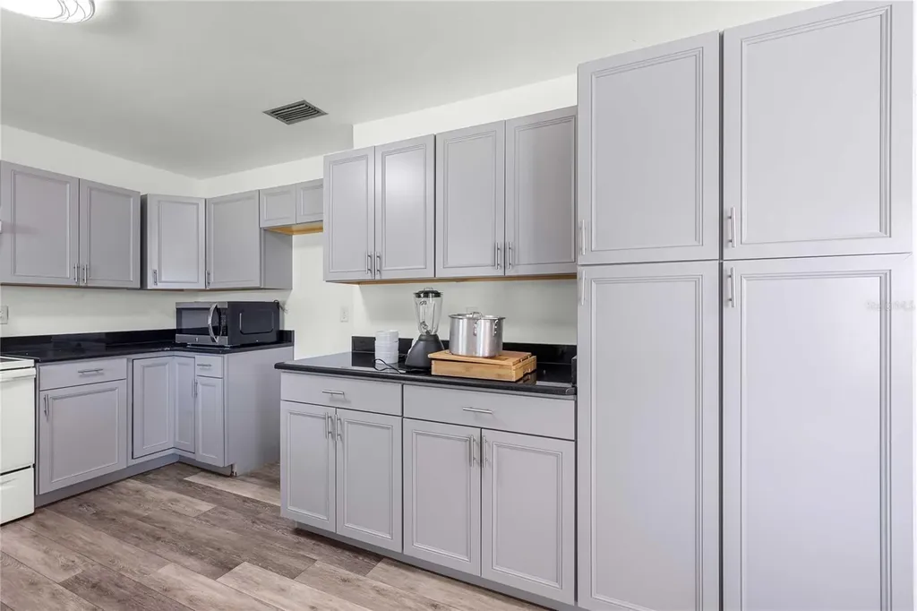 14024 Cr 757 Webster FL 33597