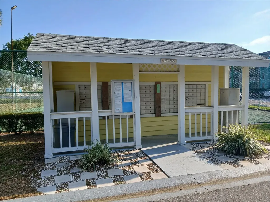 455 Alt 19 S Palm Harbor FL 34683