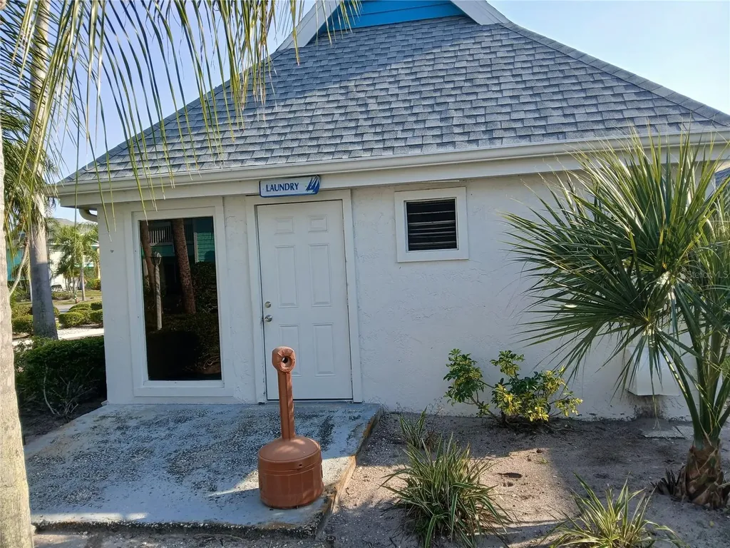 455 Alt 19 S Palm Harbor FL 34683