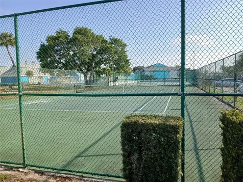 455 Alt 19 S Palm Harbor FL 34683