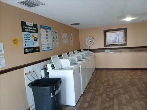 455 Alt 19 S Palm Harbor FL 34683