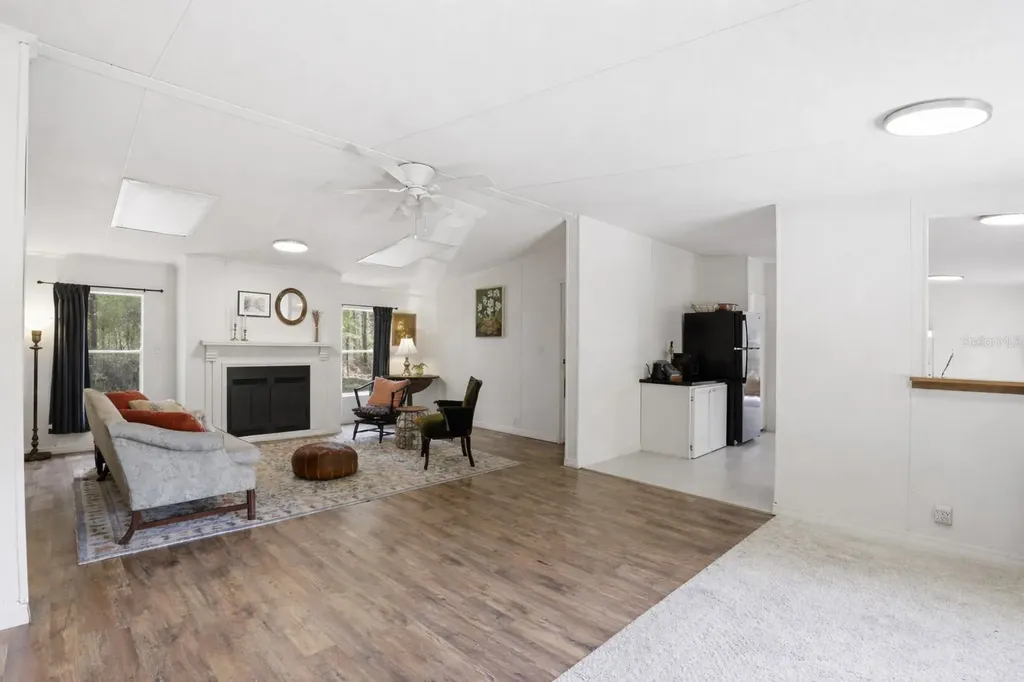 4215 SW 253rd Terrace Newberry FL 32669