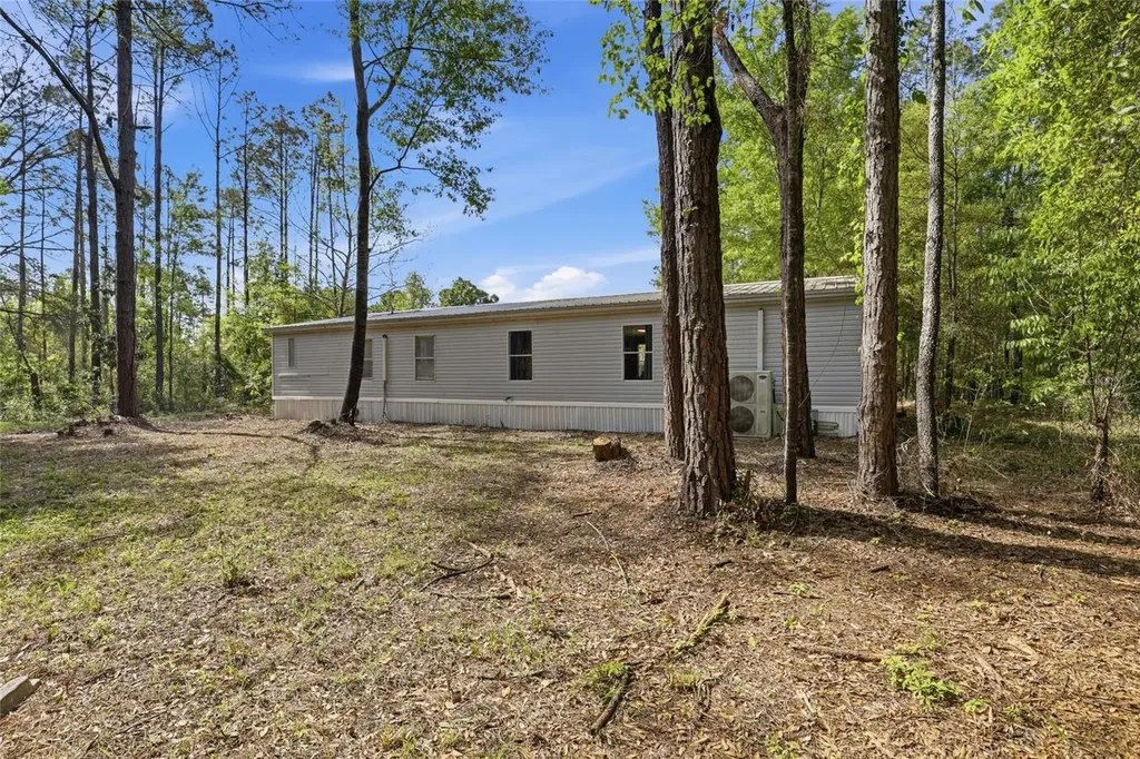 4215 SW 253rd Terrace Newberry FL 32669