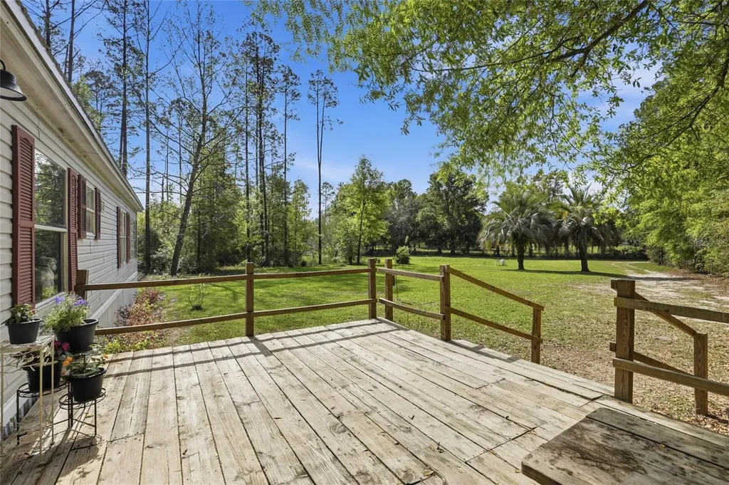 4215 SW 253rd Terrace Newberry FL 32669