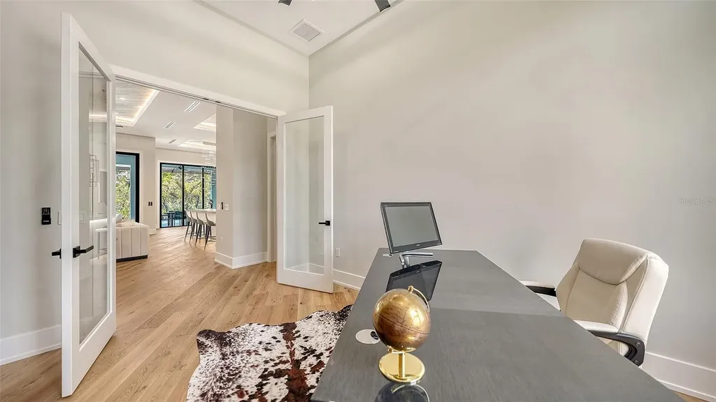 413 Island Circle Sarasota FL 34242
