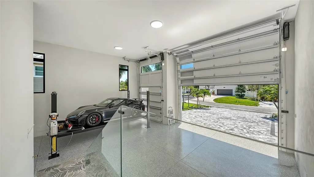 413 Island Circle Sarasota FL 34242