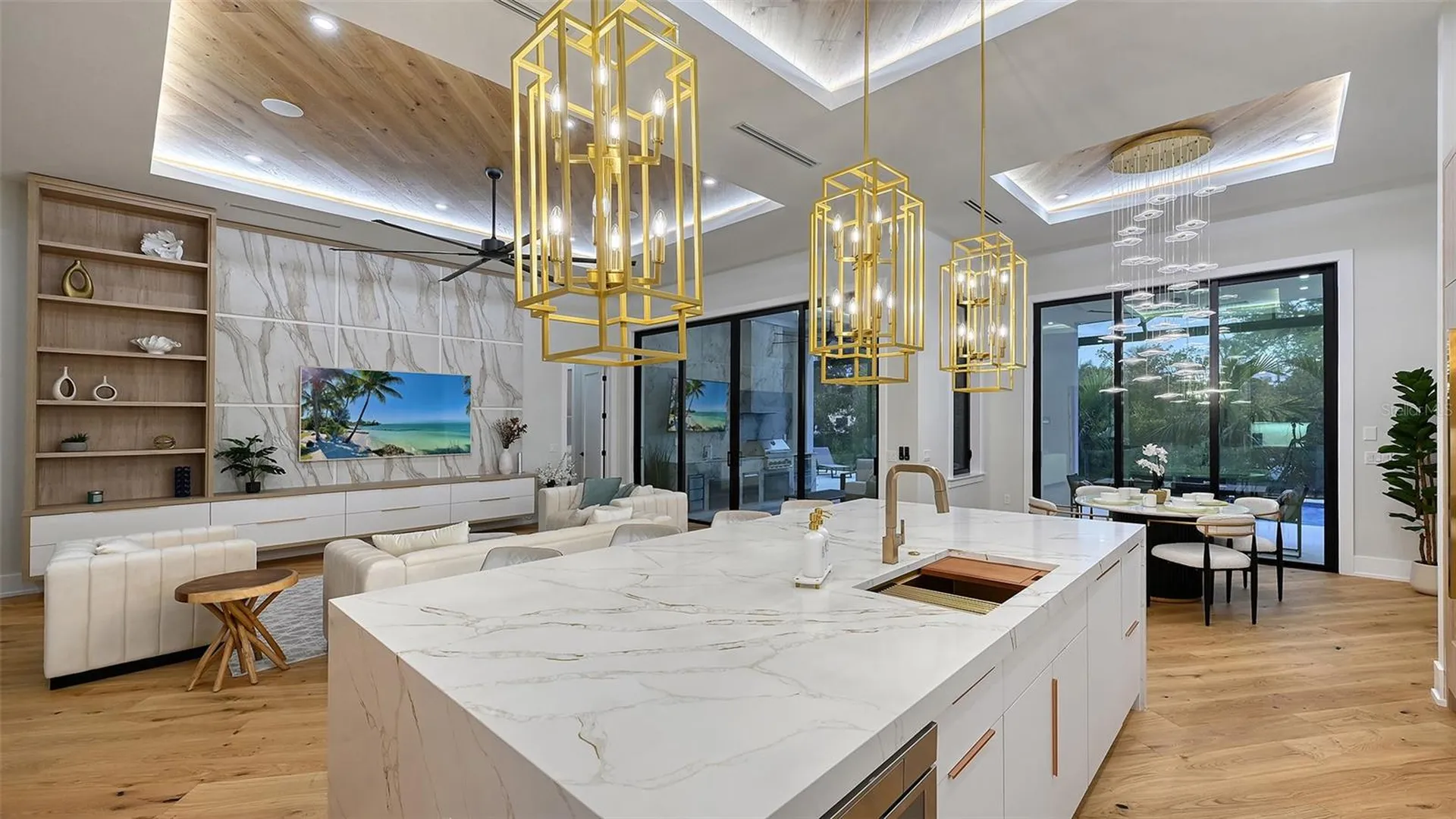 413 Island Circle Sarasota FL 34242