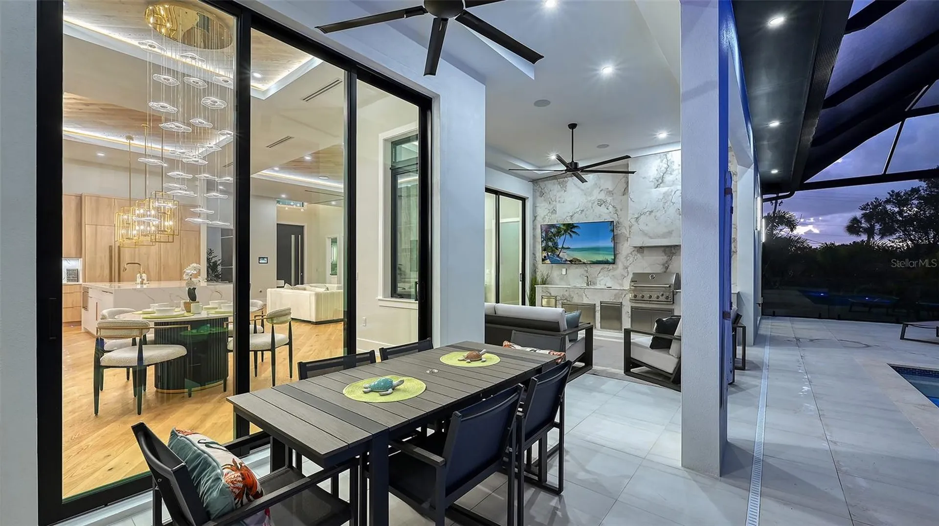 413 Island Circle Sarasota FL 34242