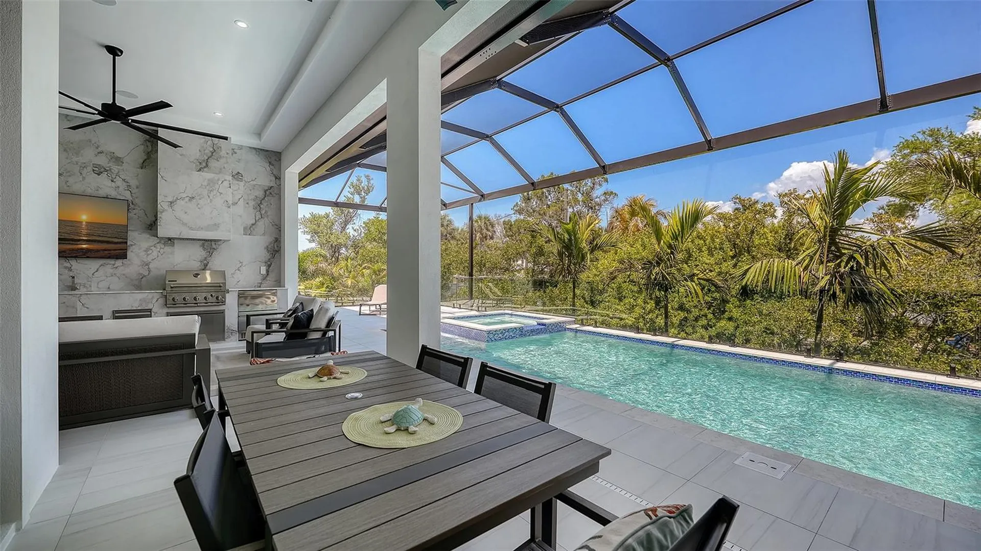 413 Island Circle Sarasota FL 34242