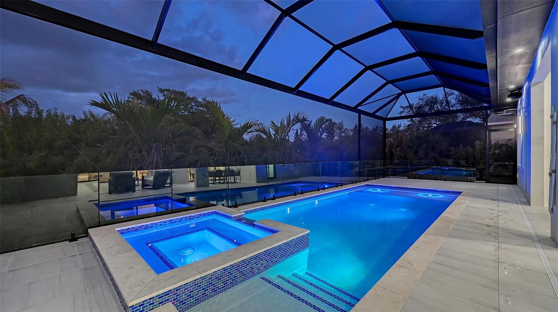413 Island Circle Sarasota FL 34242