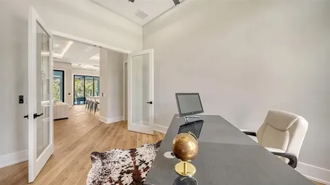 413 Island Circle Sarasota FL 34242