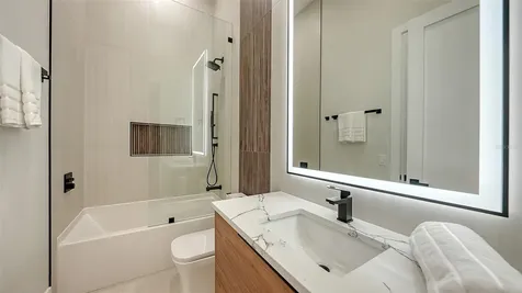 413 Island Circle Sarasota FL 34242
