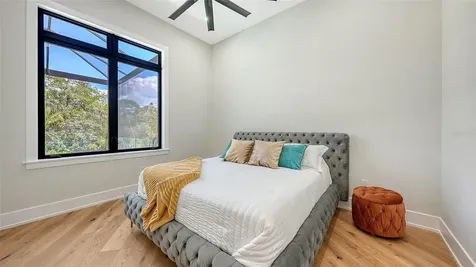 413 Island Circle Sarasota FL 34242