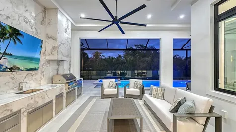 413 Island Circle Sarasota FL 34242