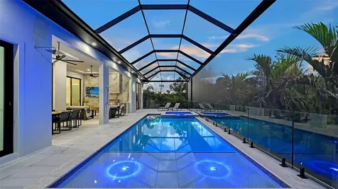 413 Island Circle Sarasota FL 34242