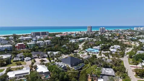 413 Island Circle Sarasota FL 34242
