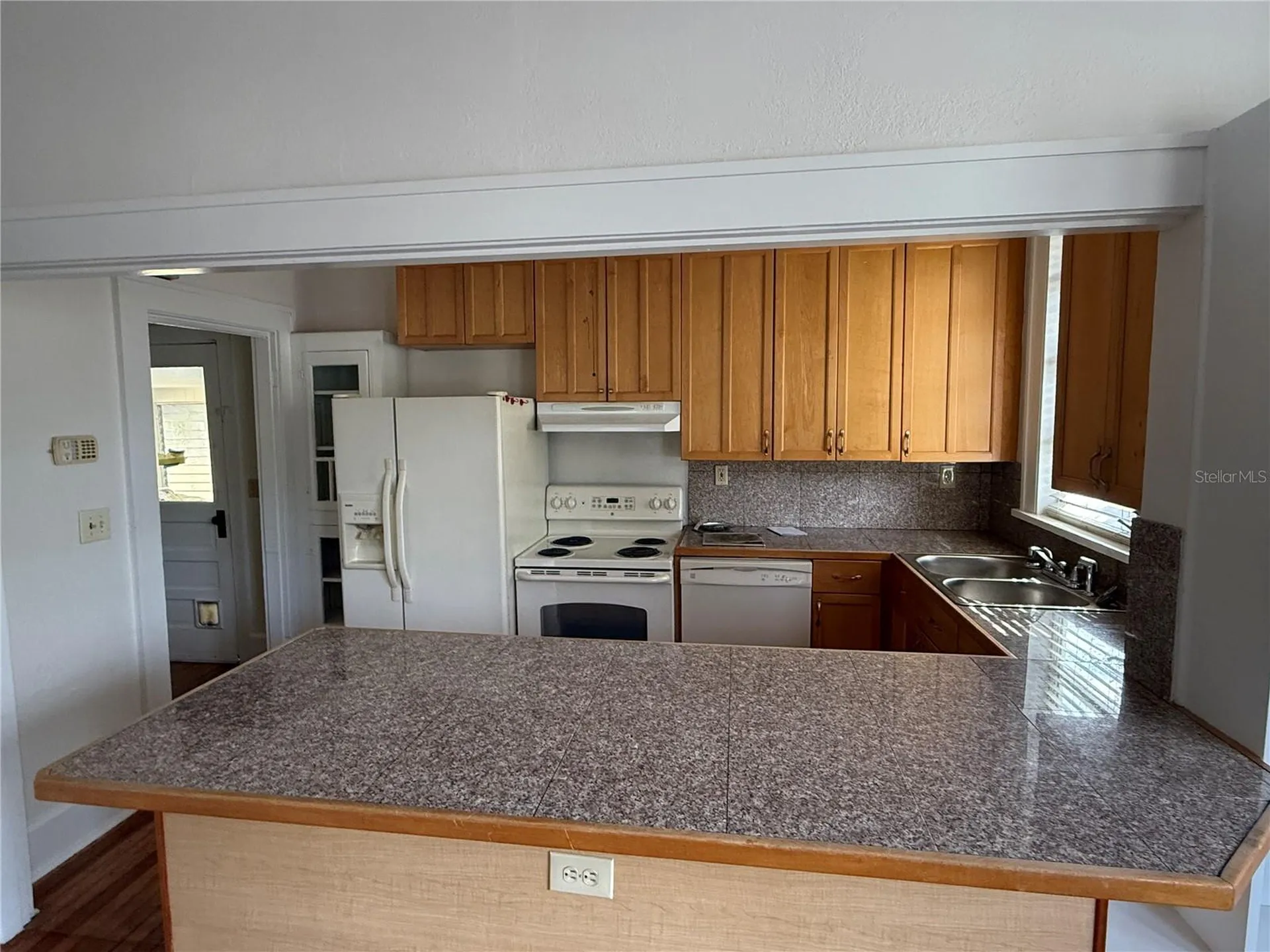 4666 Iris Street N St Petersburg FL 33714