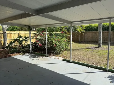 4666 Iris Street N St Petersburg FL 33714
