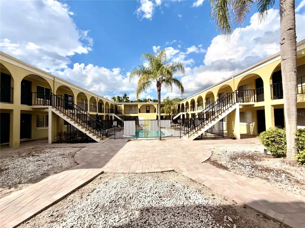 3206 W Azeele Street Tampa FL 33609