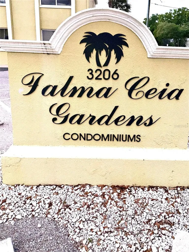 3206 W Azeele Street Tampa FL 33609