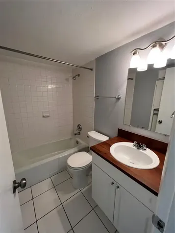 3206 W Azeele Street Tampa FL 33609