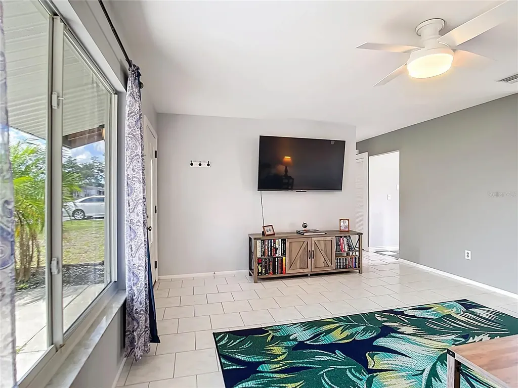 6786 Carovel Avenue North Port FL 34287