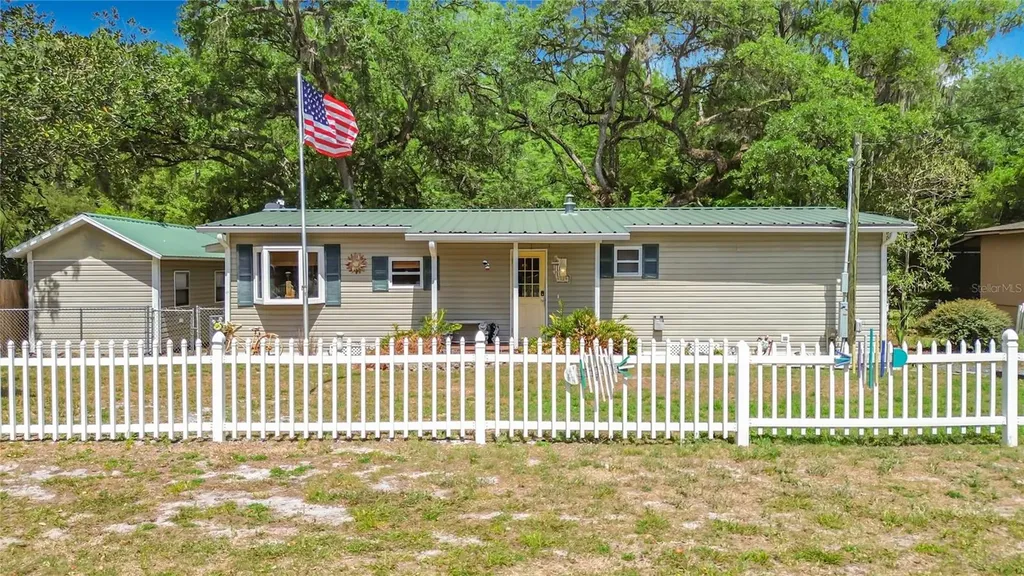 4129 E Riverside Drive Dunnellon FL 34434