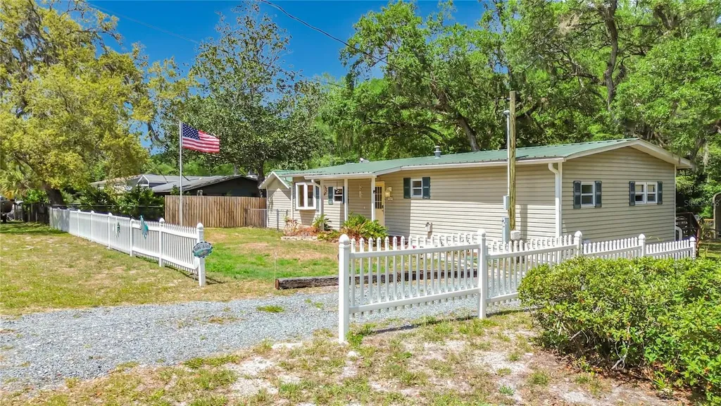 4129 E Riverside Drive Dunnellon FL 34434