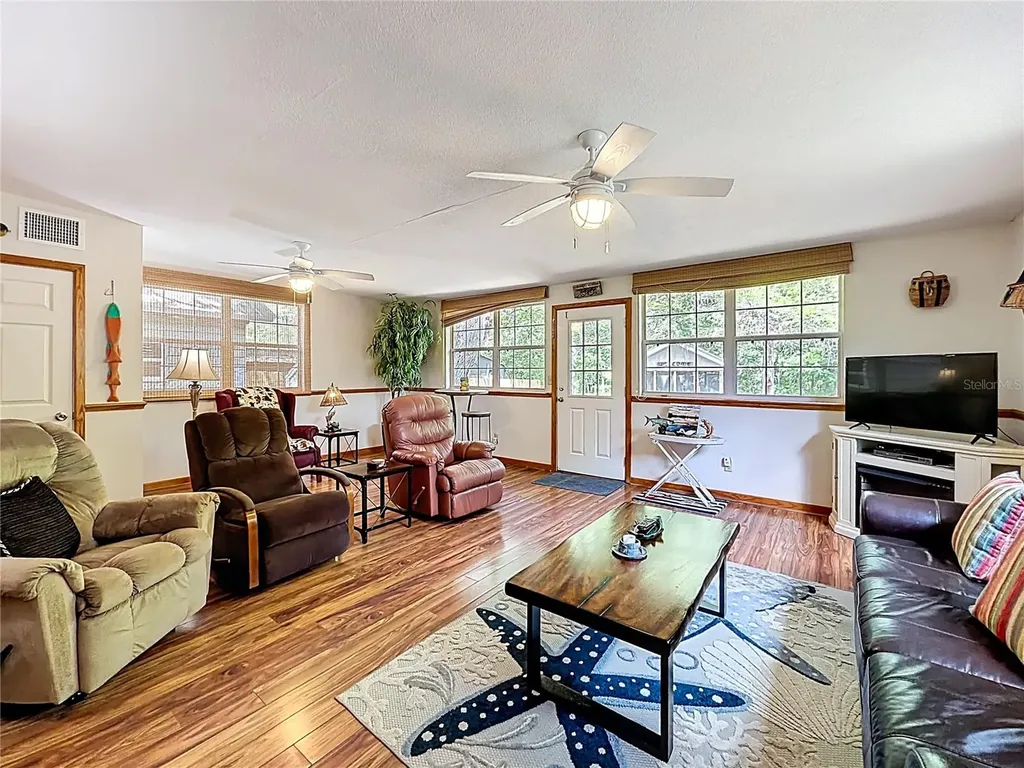4129 E Riverside Drive Dunnellon FL 34434