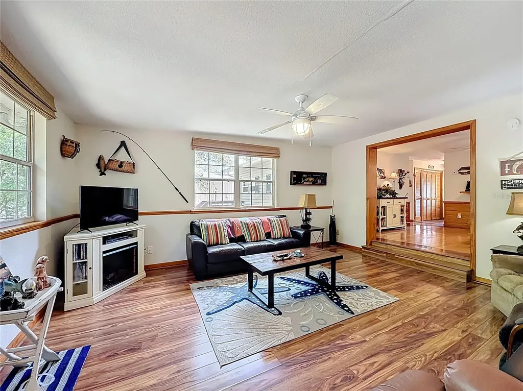 4129 E Riverside Drive Dunnellon FL 34434