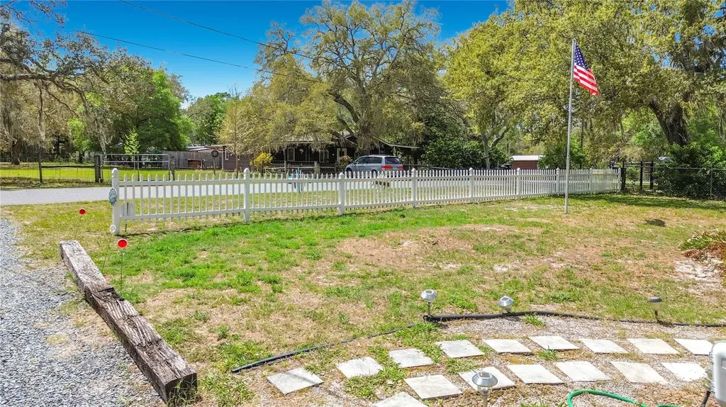 4129 E Riverside Drive Dunnellon FL 34434