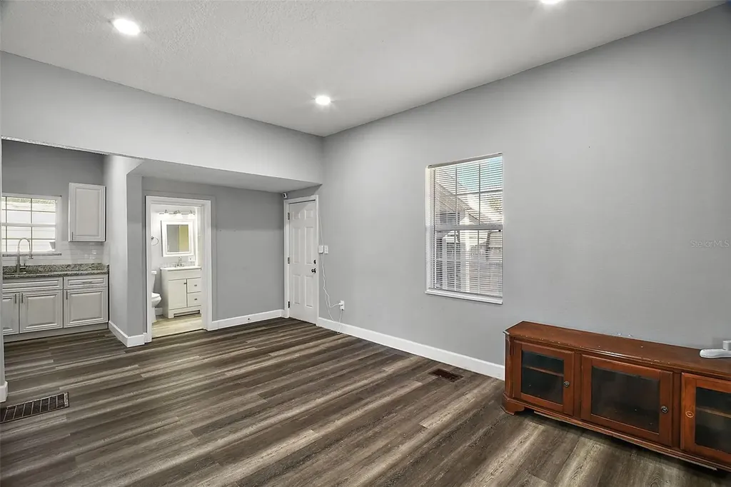 105 W Stevens Avenue Eustis FL 32726