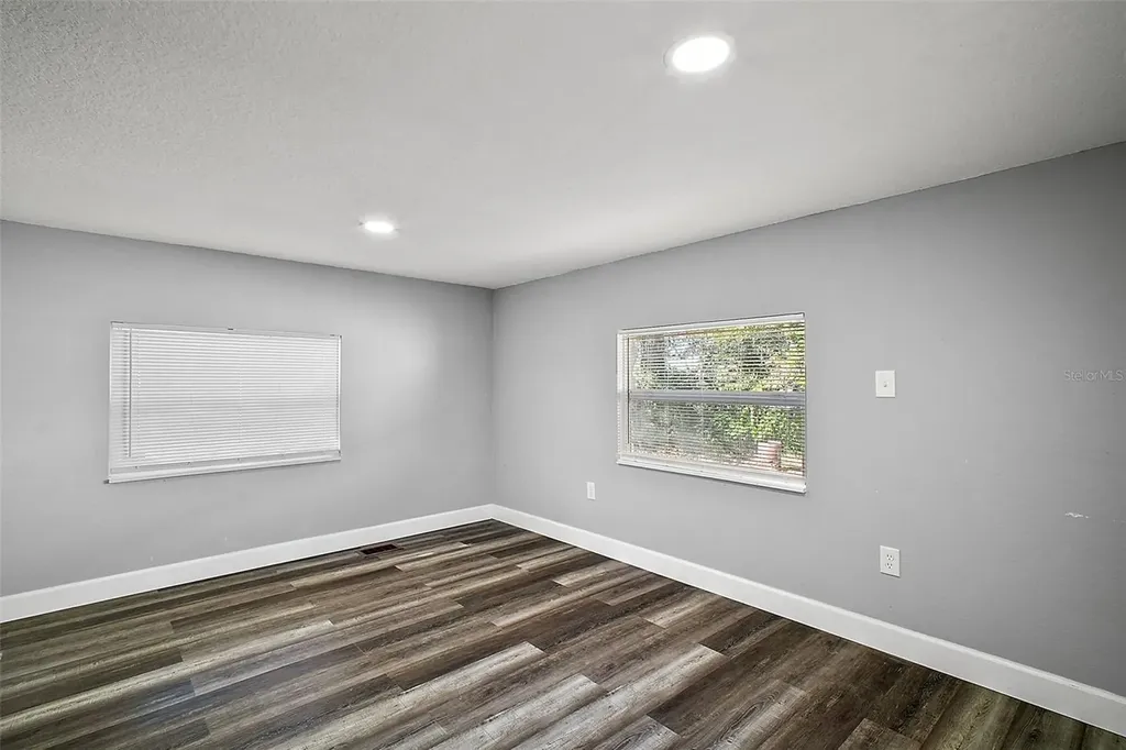 105 W Stevens Avenue Eustis FL 32726