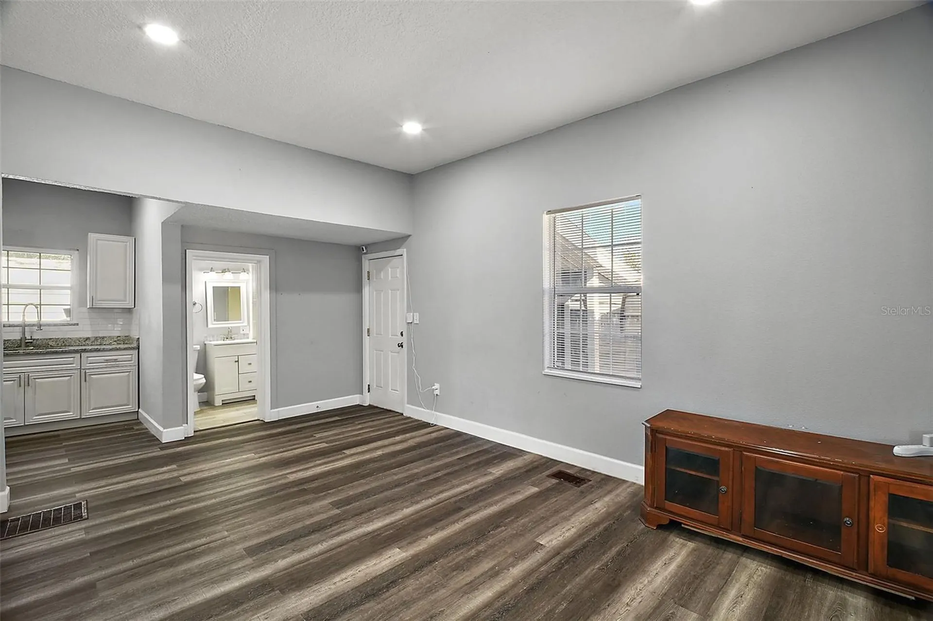 105 W Stevens Avenue Eustis FL 32726