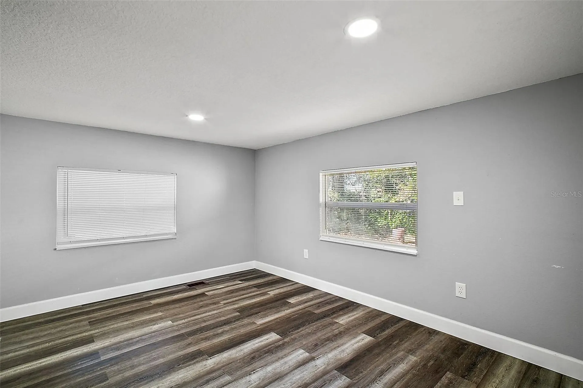 105 W Stevens Avenue Eustis FL 32726