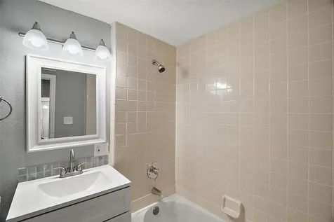 105 W Stevens Avenue Eustis FL 32726