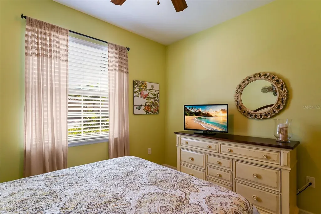 2937 Esmeralda Drive Sarasota FL 34243