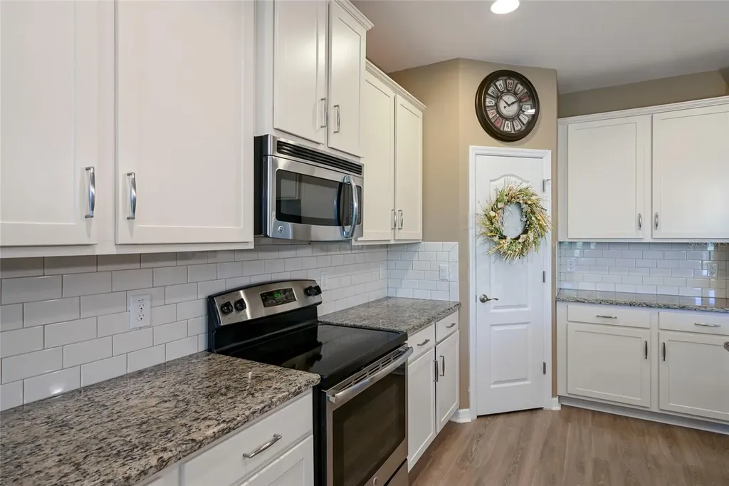 2937 Esmeralda Drive Sarasota FL 34243