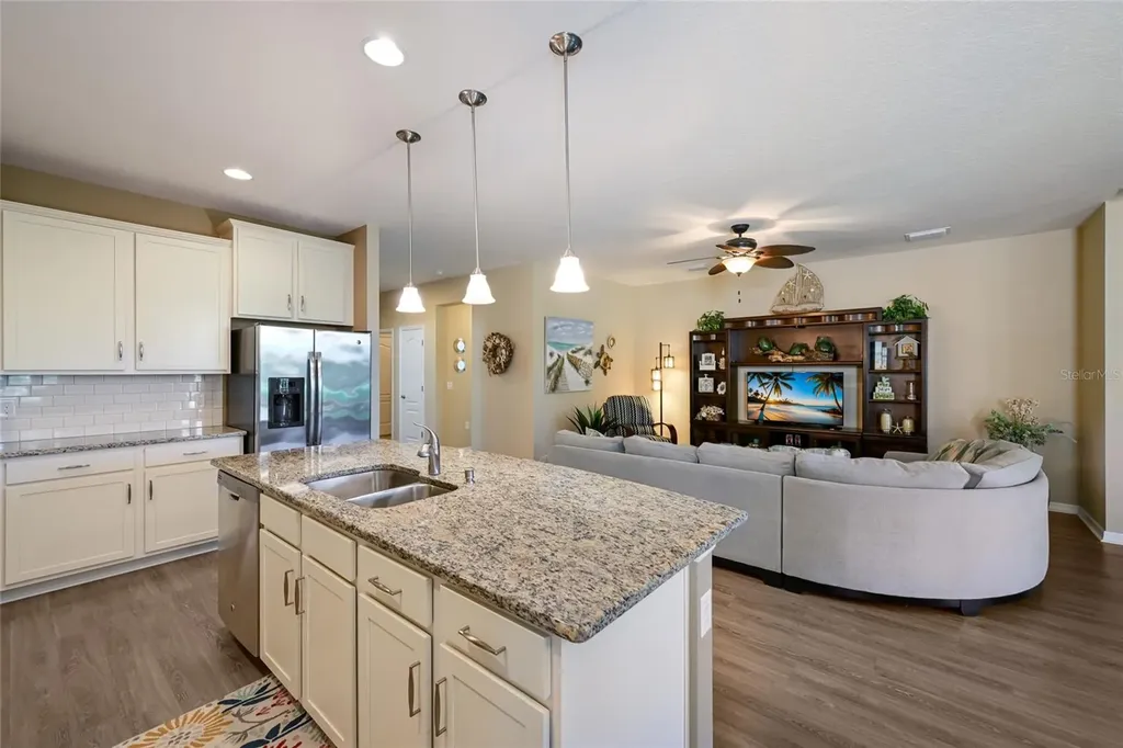 2937 Esmeralda Drive Sarasota FL 34243