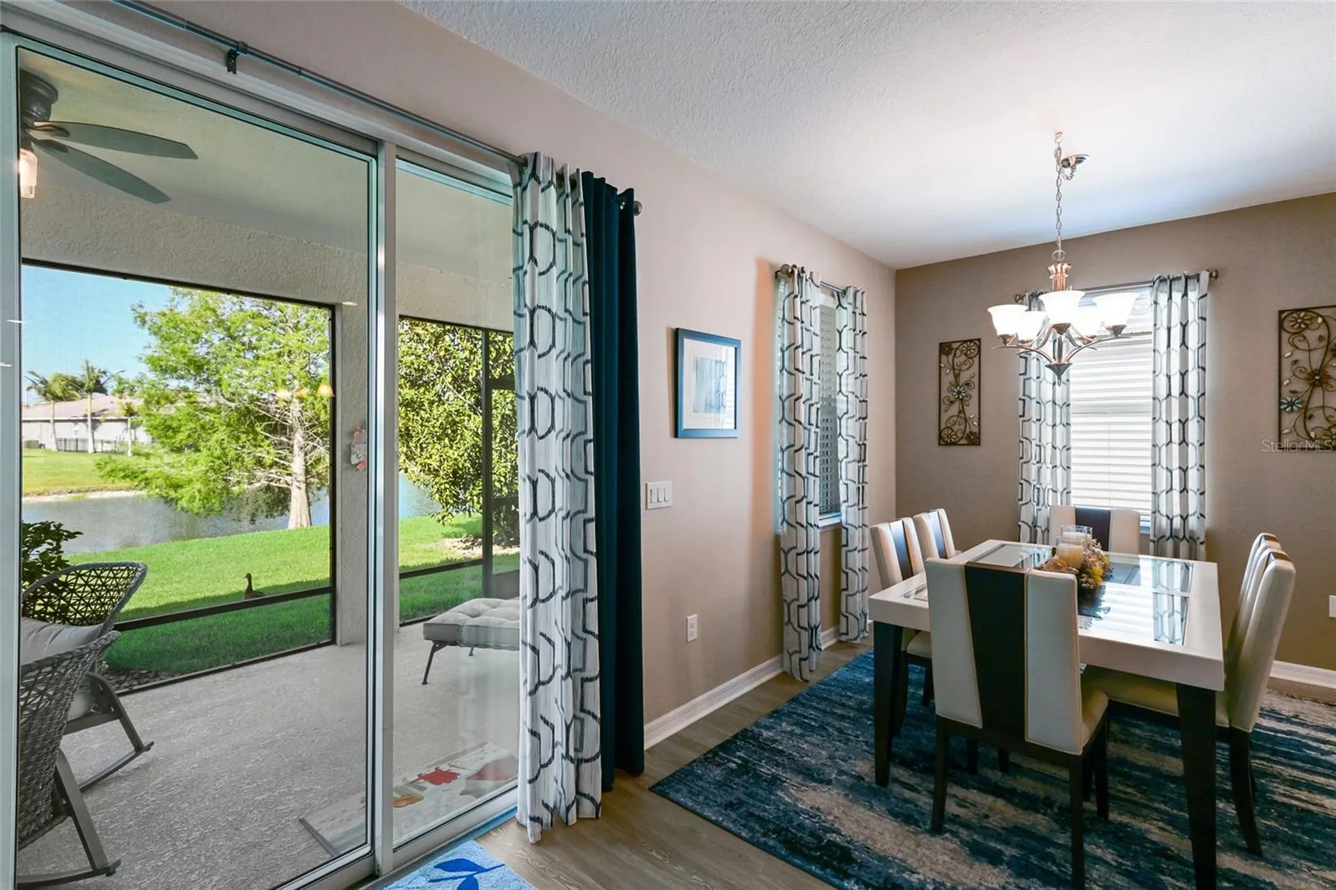 2937 Esmeralda Drive Sarasota FL 34243