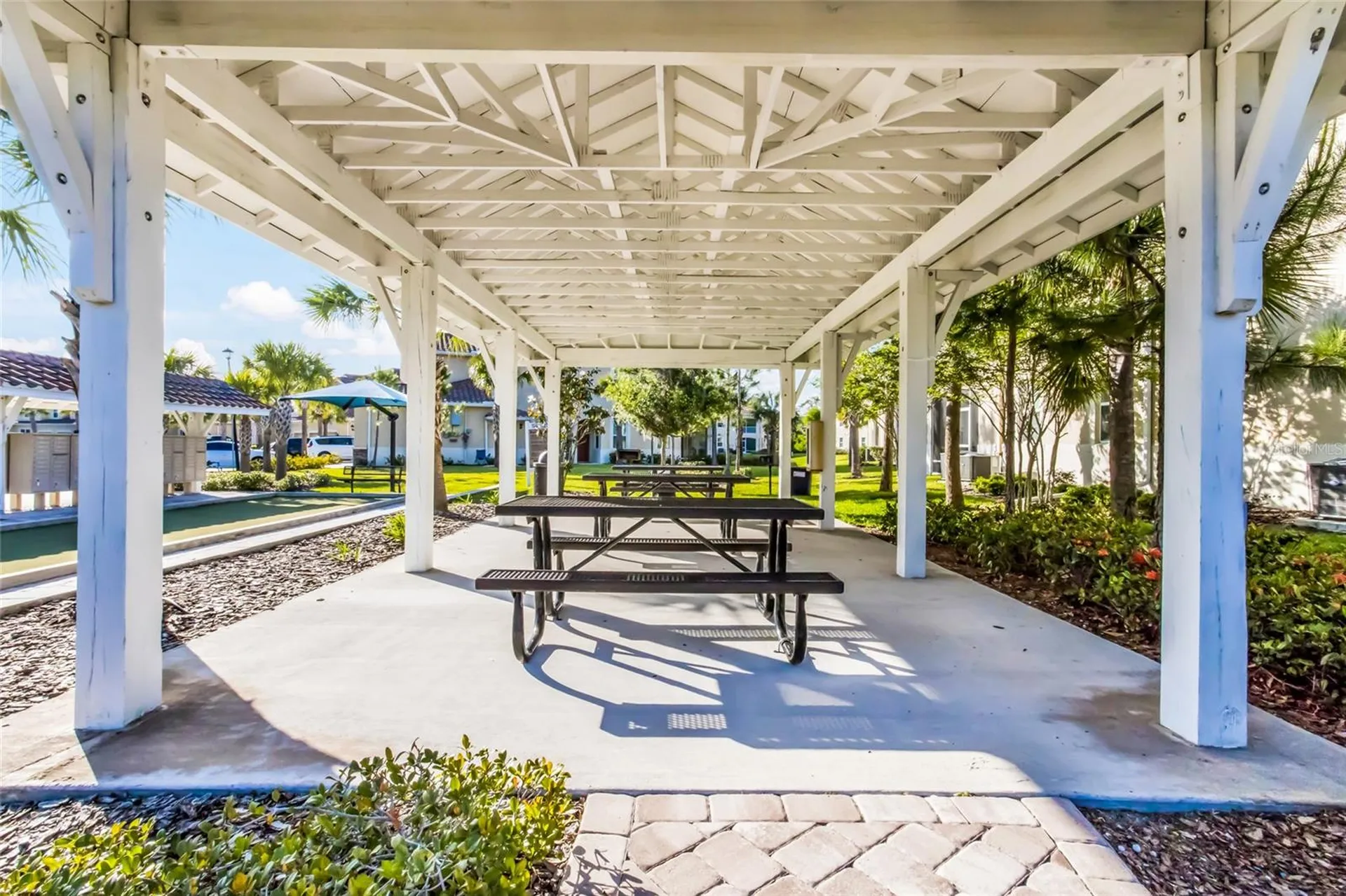 2937 Esmeralda Drive Sarasota FL 34243