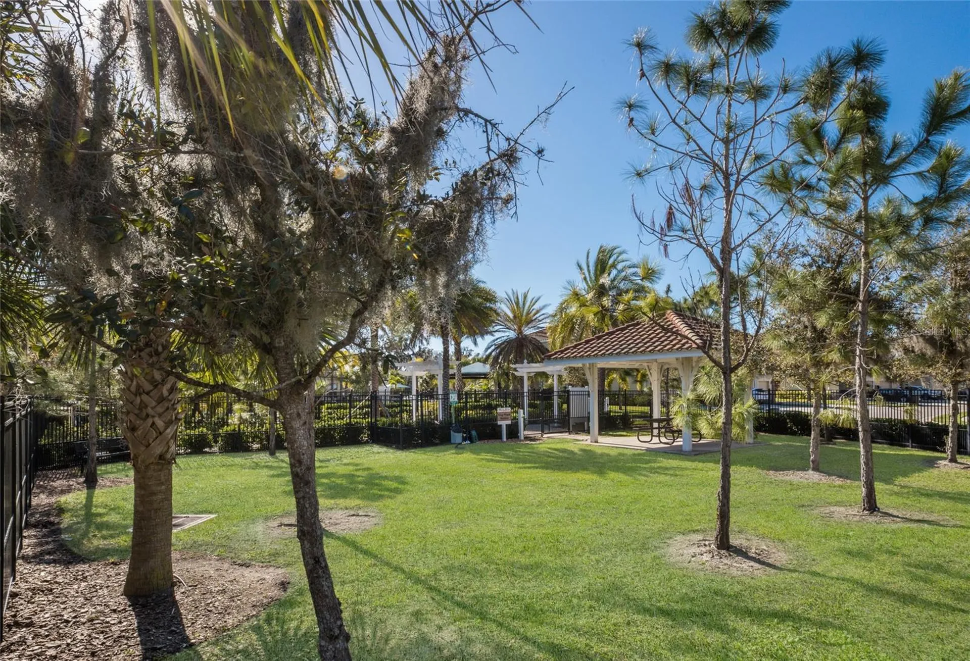 2937 Esmeralda Drive Sarasota FL 34243