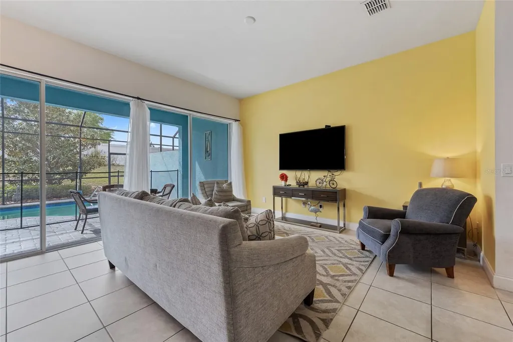 318 Captiva Drive Davenport FL 33896