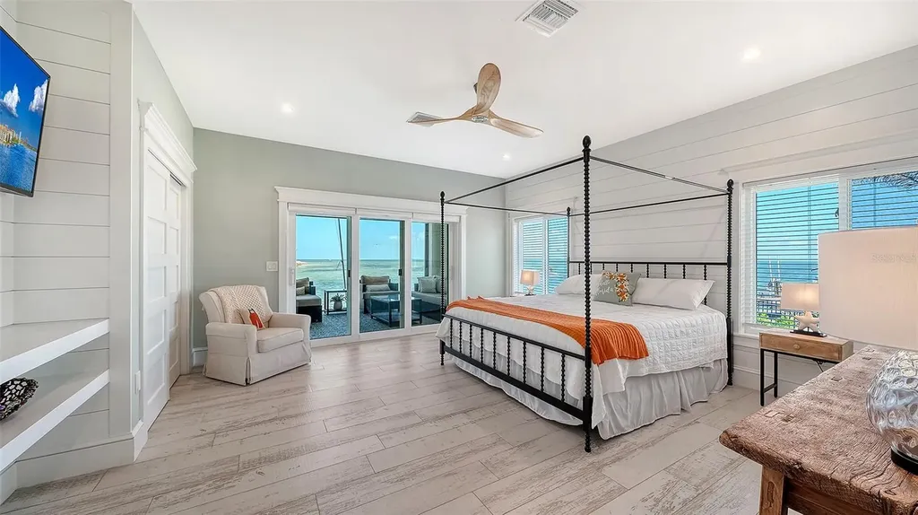 723 Key Royale Drive Holmes Beach FL 34217