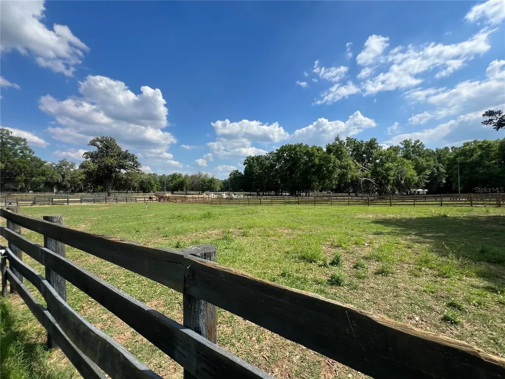 1575 NE 100th Street Anthony FL 32617