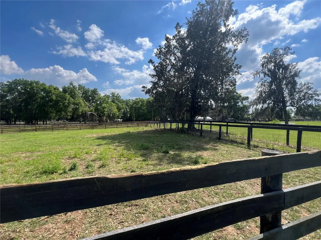 1575 NE 100th Street Anthony FL 32617
