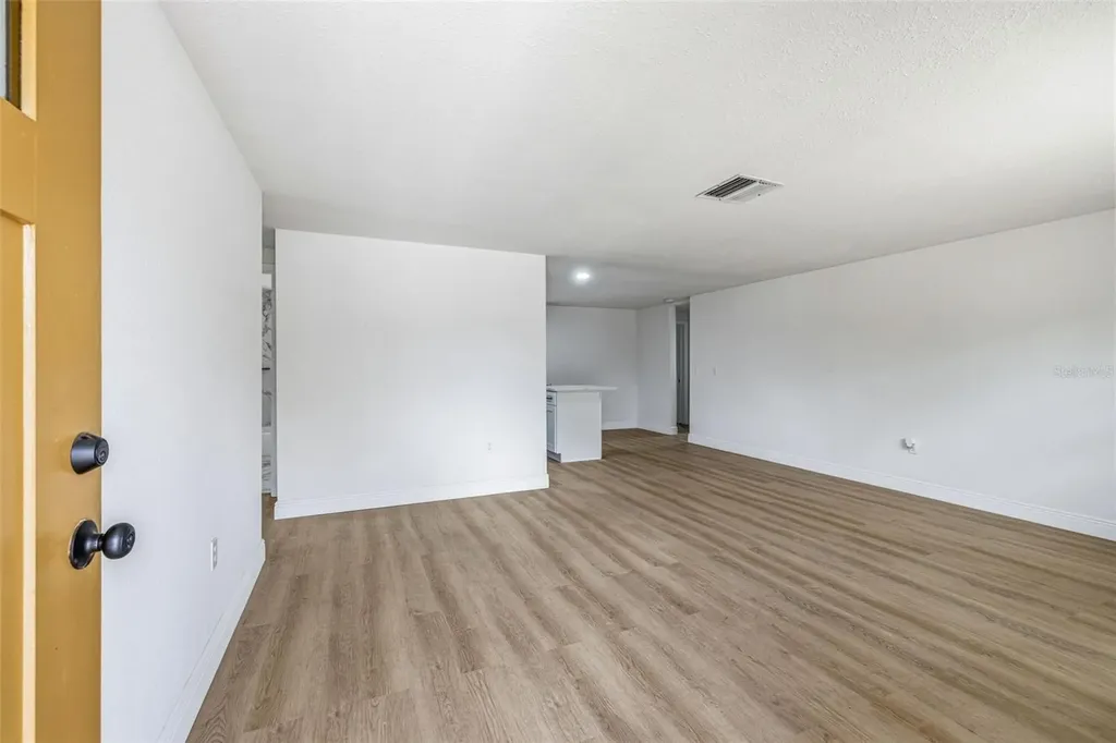 39252 Heights Avenue Zephyrhills FL 33542