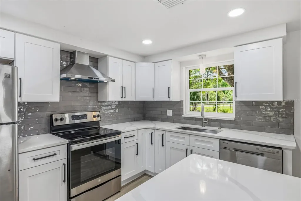 39252 Heights Avenue Zephyrhills FL 33542