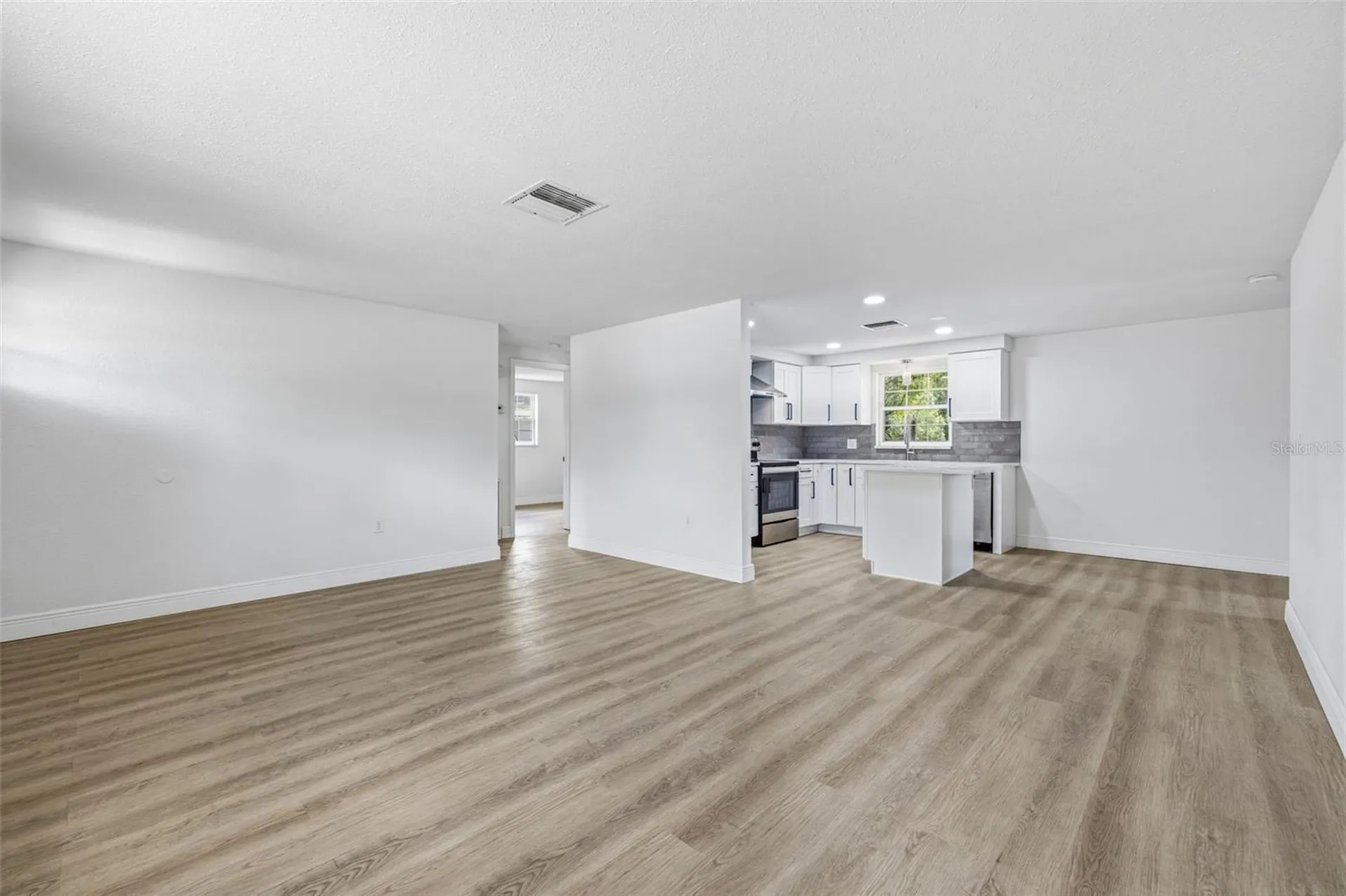 39252 Heights Avenue Zephyrhills FL 33542