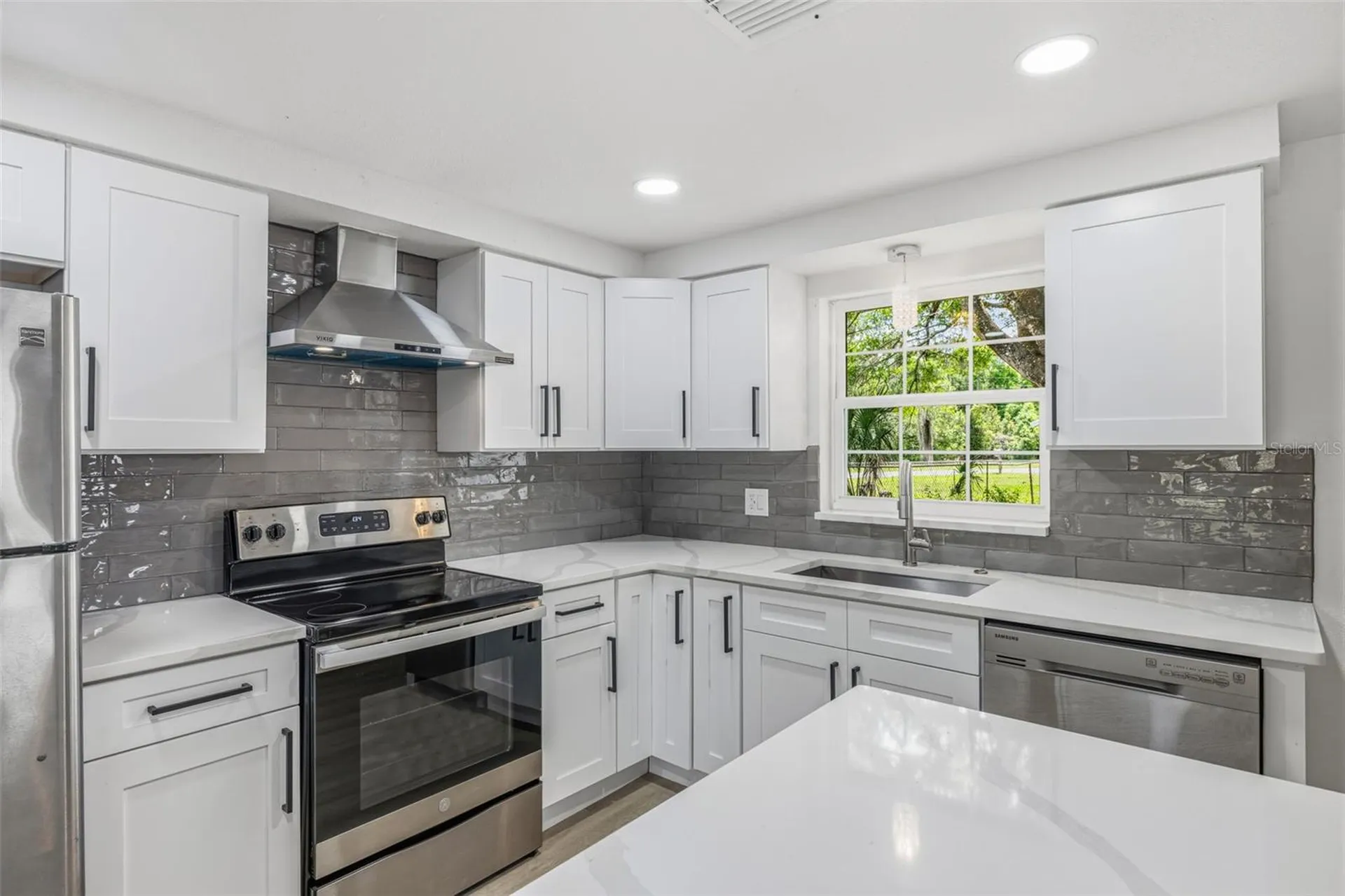 39252 Heights Avenue Zephyrhills FL 33542
